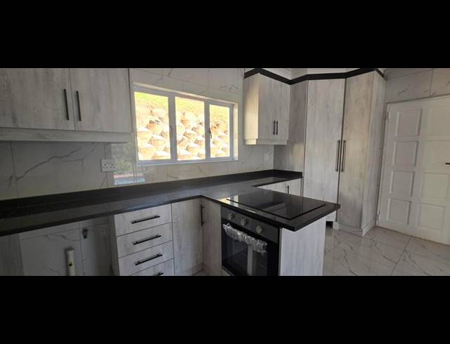 3 BEDROOM TOWNHOUSE FOR SALE IN MOUNT EDGECOMBE